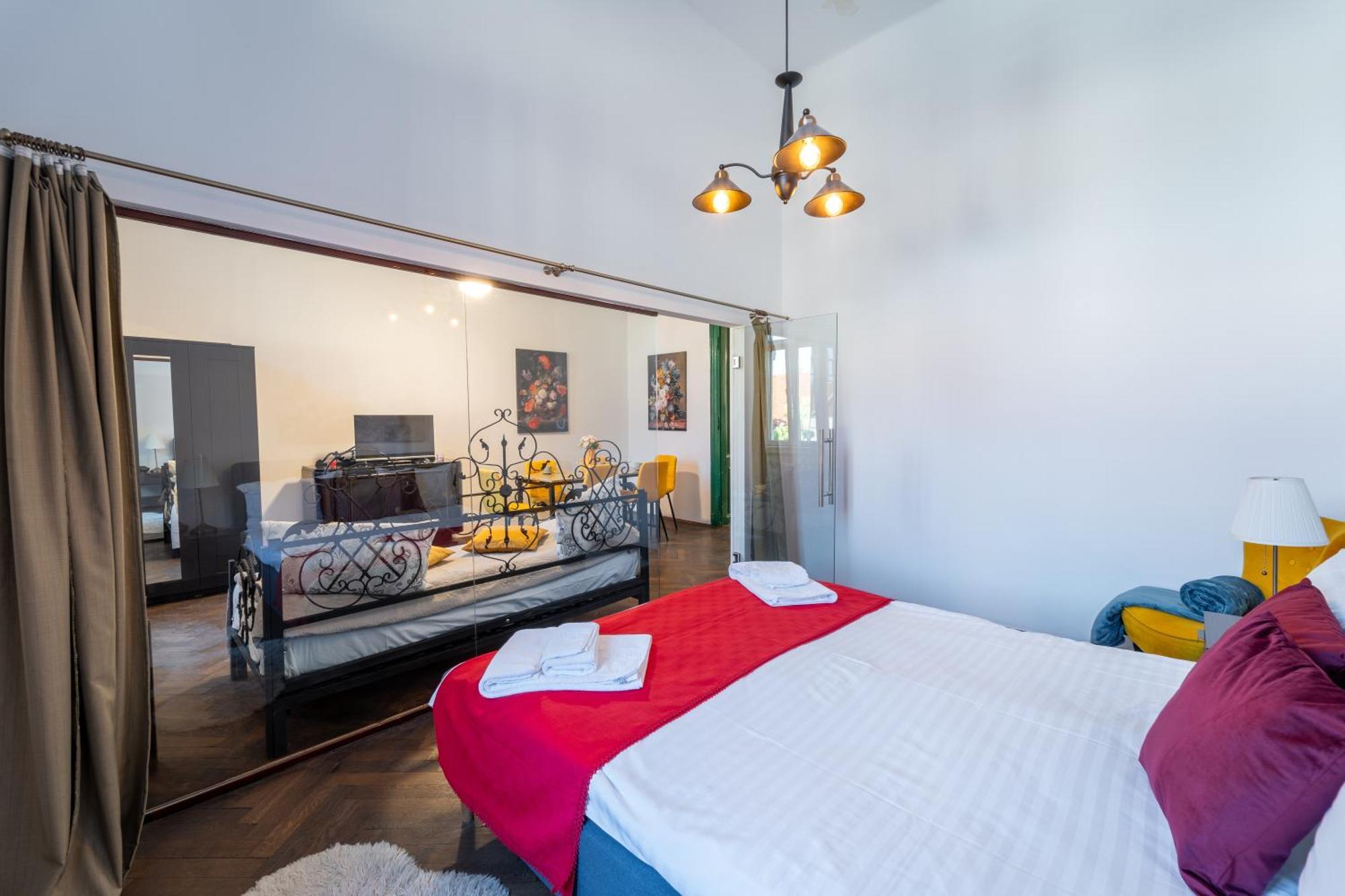 Noble 5 Star House In Unirii Plaza Villa Клуж-Напока Екстериор снимка