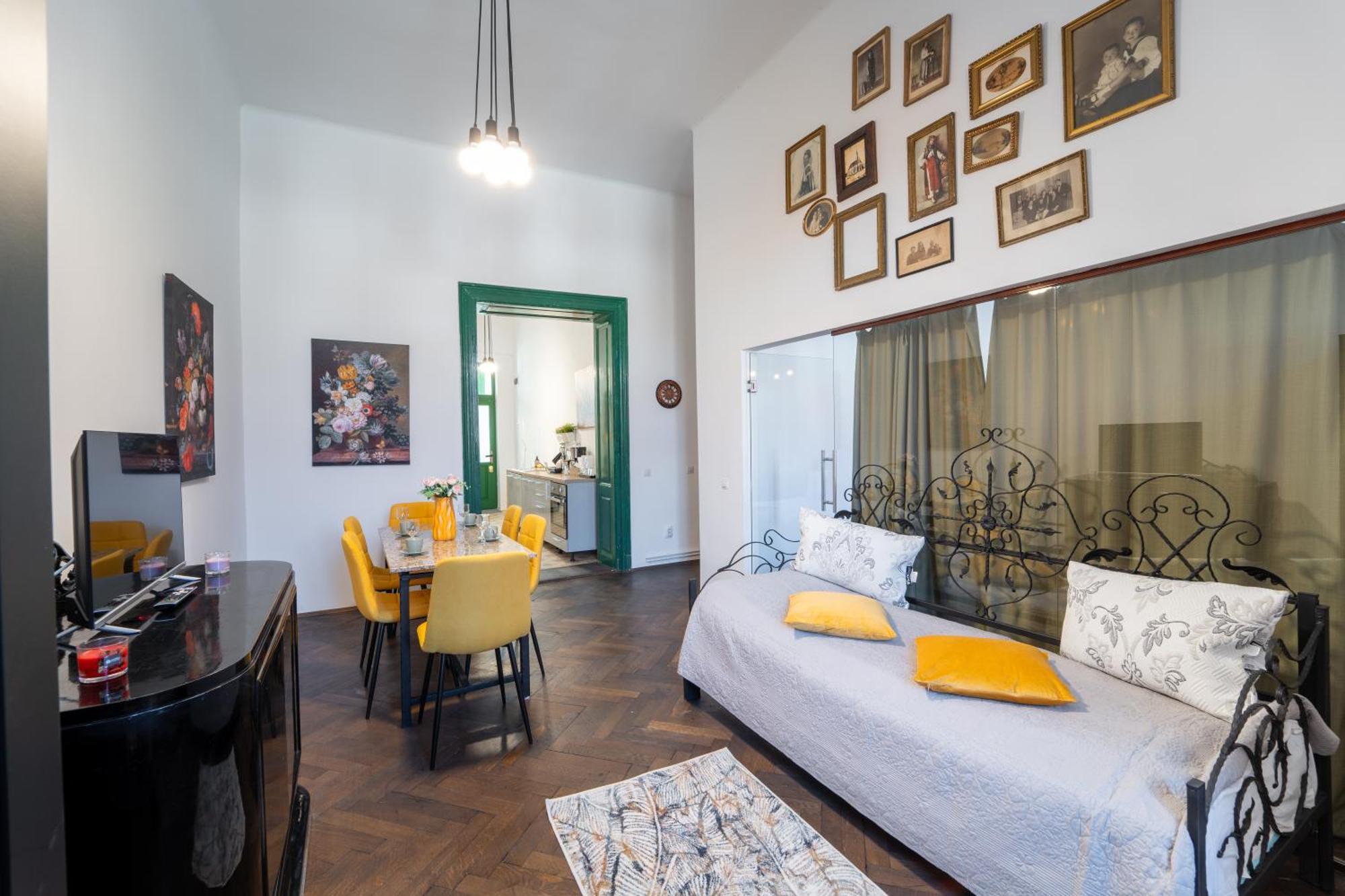 Noble 5 Star House In Unirii Plaza Villa Клуж-Напока Екстериор снимка